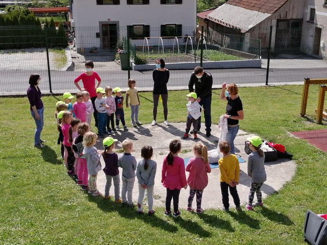 NA POMOČ!
